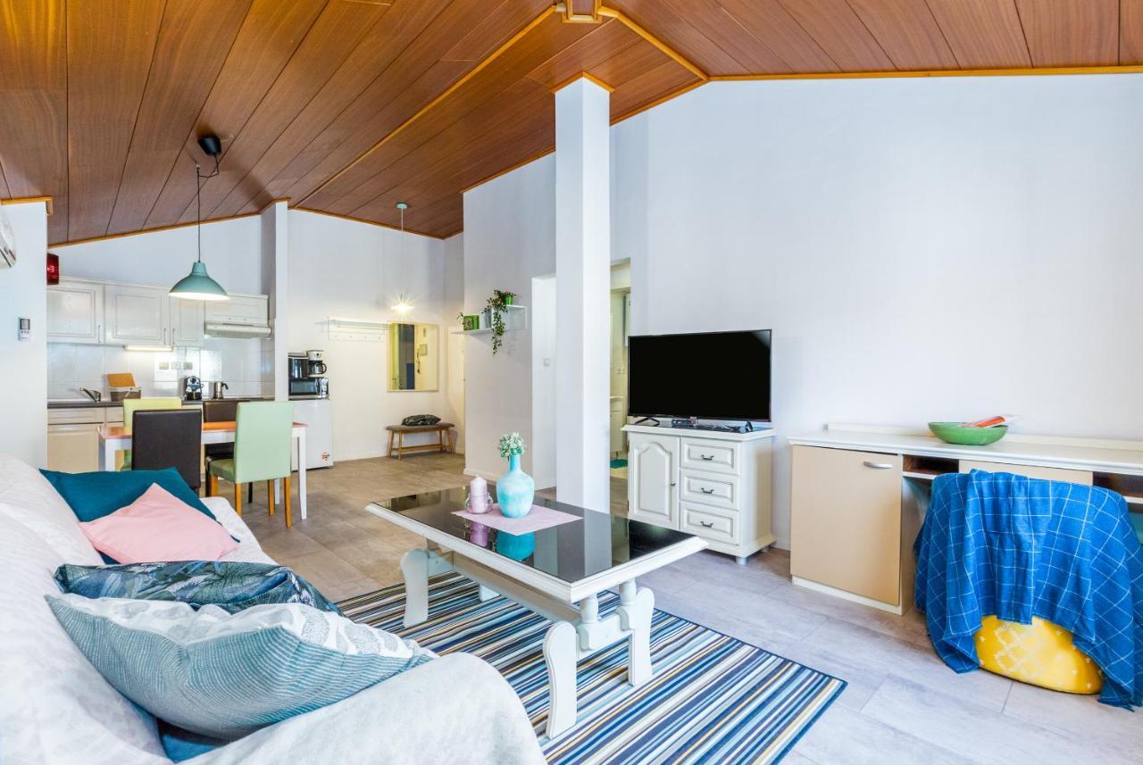 Lara Deluxe Superior 5 Star Apartment, Your Piece Of Heaven By The Sea & Park Novigrad  Exterior photo